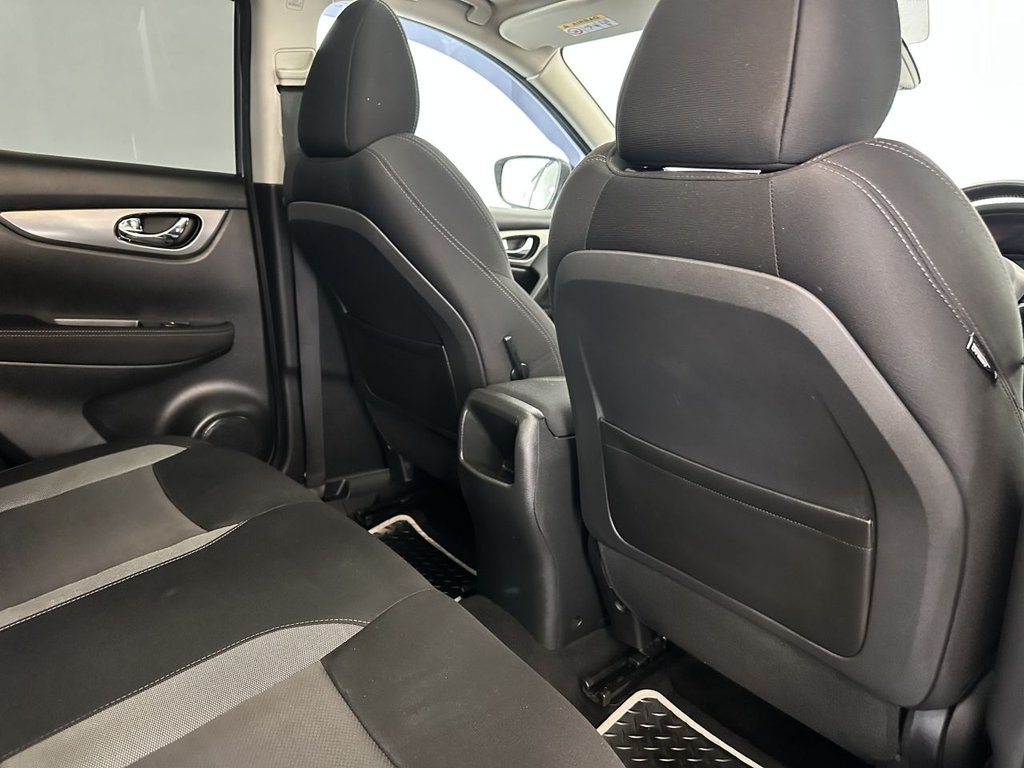Used Nissan Qashqai 2017 for sale - 76672250: Photo 26