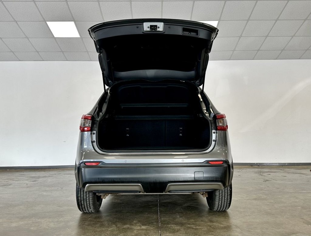 Used Nissan Qashqai 2017 for sale - 76672250: Photo 45