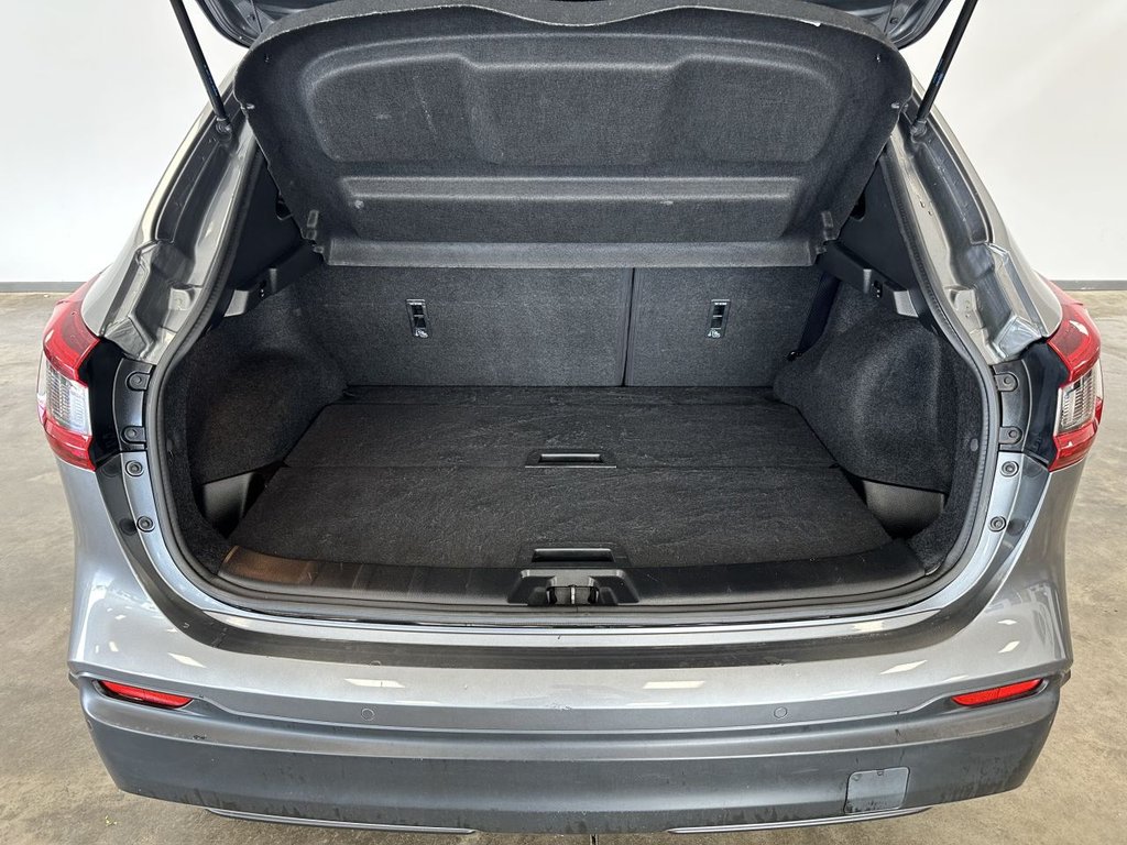 Used Nissan Qashqai 2017 for sale - 76672250: Photo 47