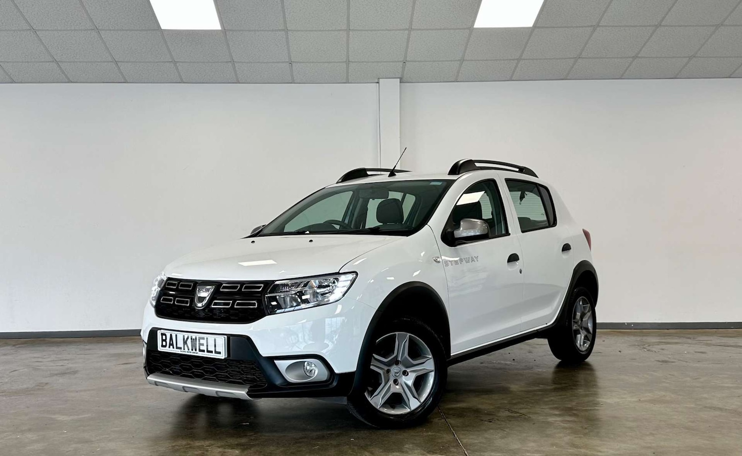 Used Dacia Sandero Stepway 2017 for sale - 77149532: Photo 1