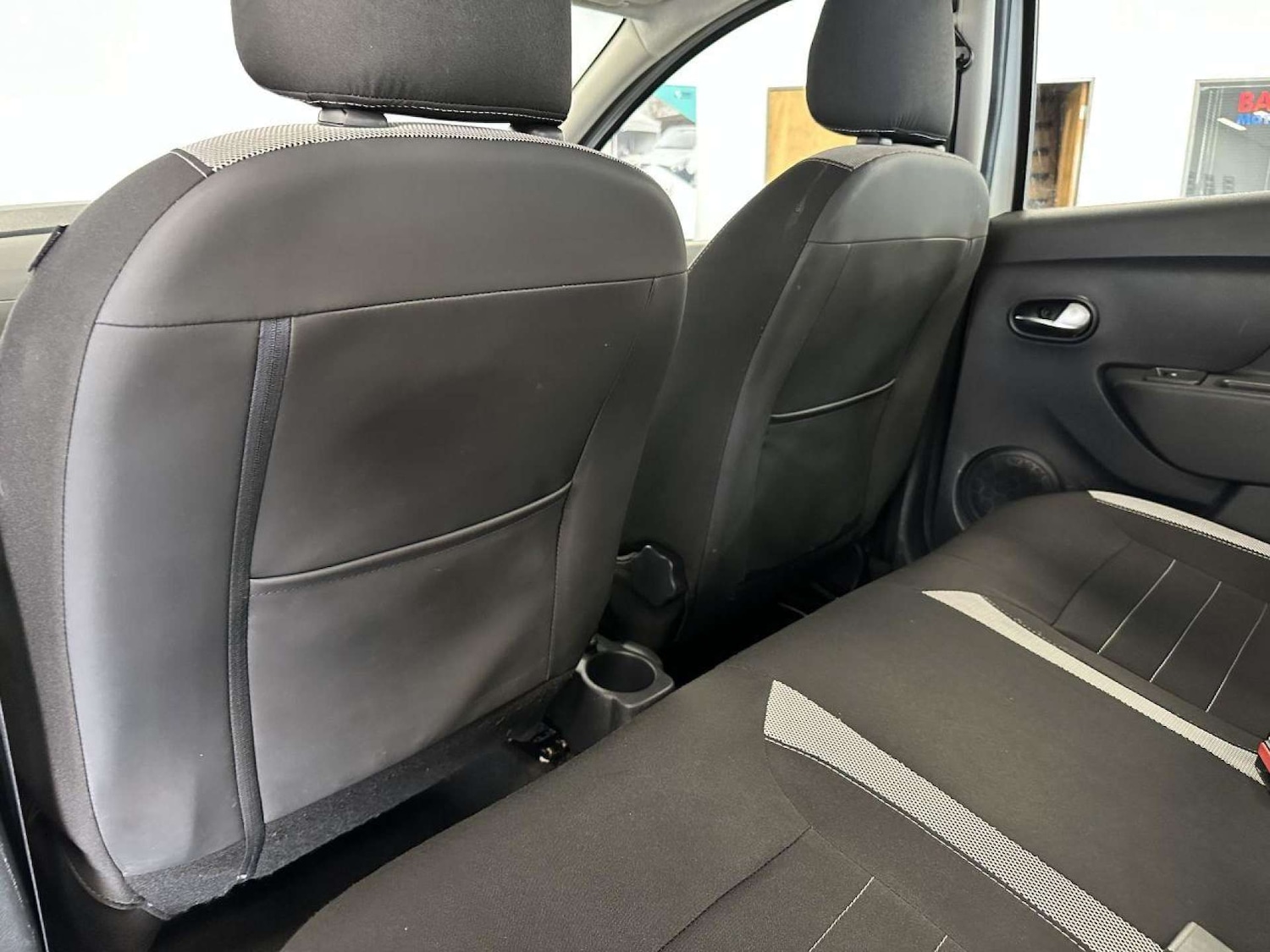 Used Dacia Sandero Stepway 2017 for sale - 77149532: Photo 17