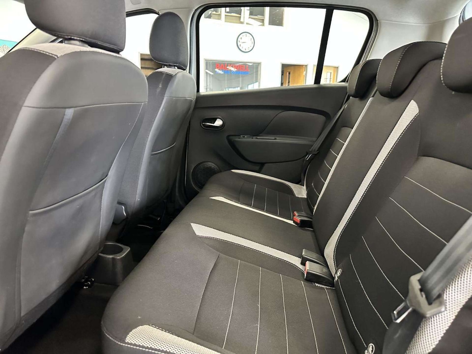 Used Dacia Sandero Stepway 2017 for sale - 77149532: Photo 18