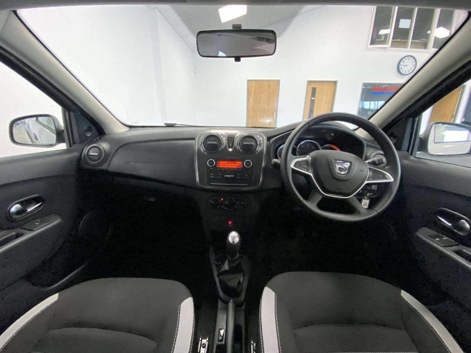 Used Dacia Sandero Stepway 2017 for sale - 77149532: Photo 21