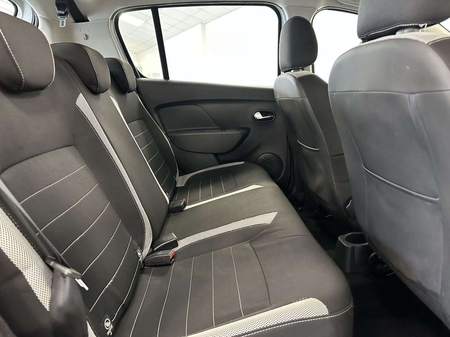 Used Dacia Sandero Stepway 2017 for sale - 77149532: Photo 23