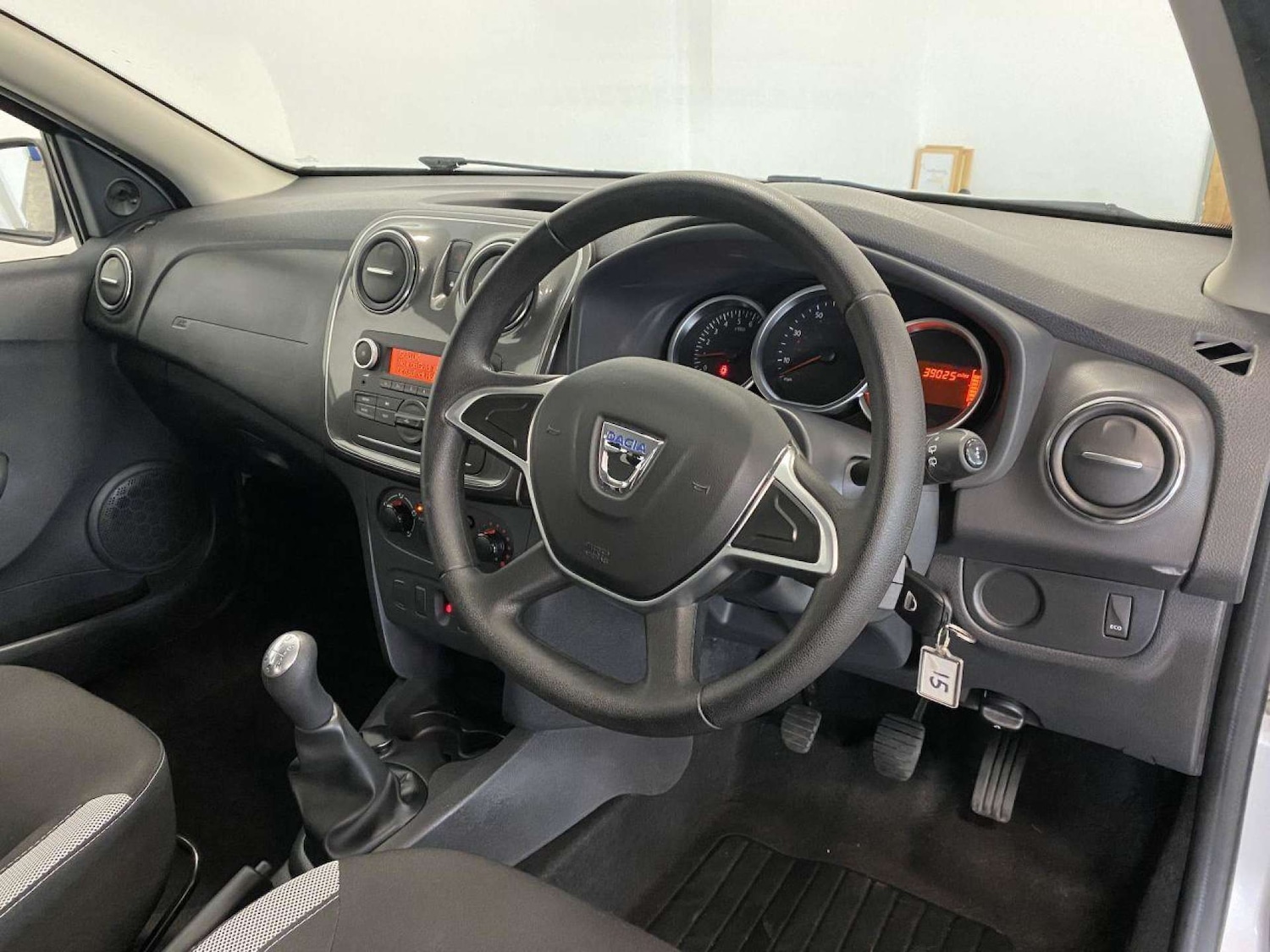 Used Dacia Sandero Stepway 2017 for sale - 77149532: Photo 29