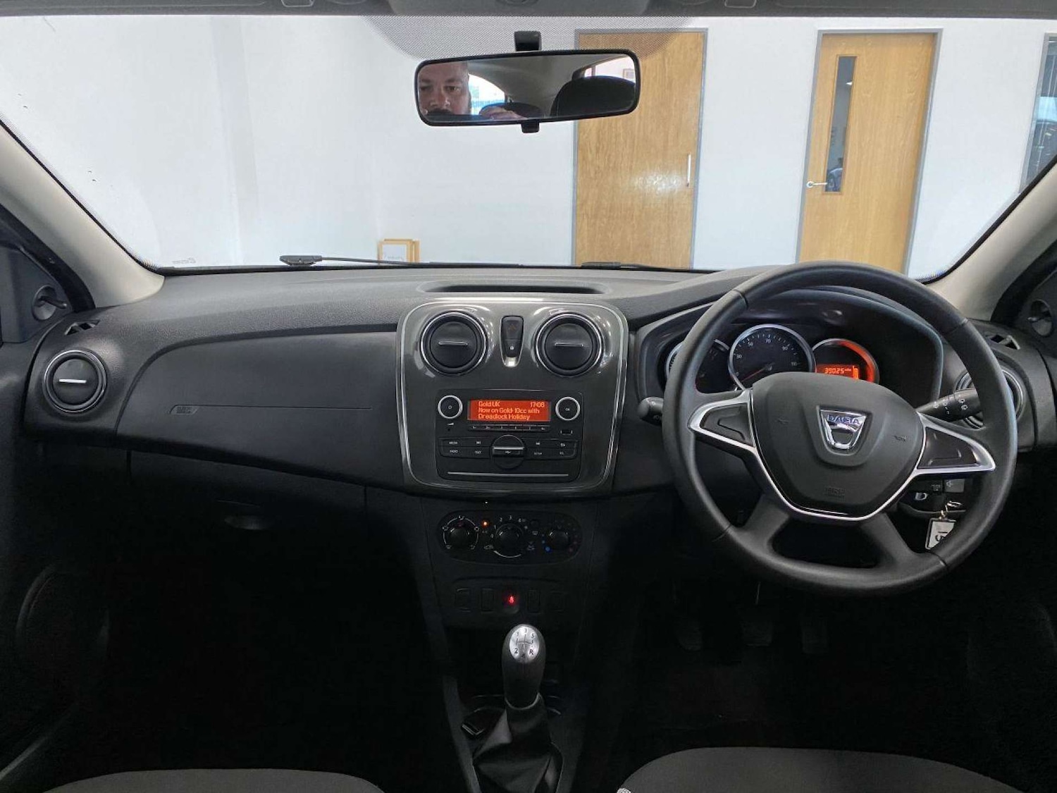 Used Dacia Sandero Stepway 2017 for sale - 77149532: Photo 31