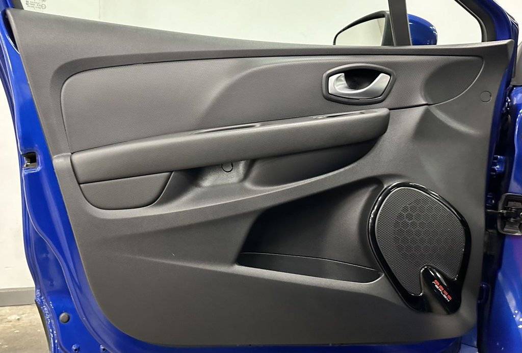 Used Renault Clio 2017 for sale - 76672272: Photo 11