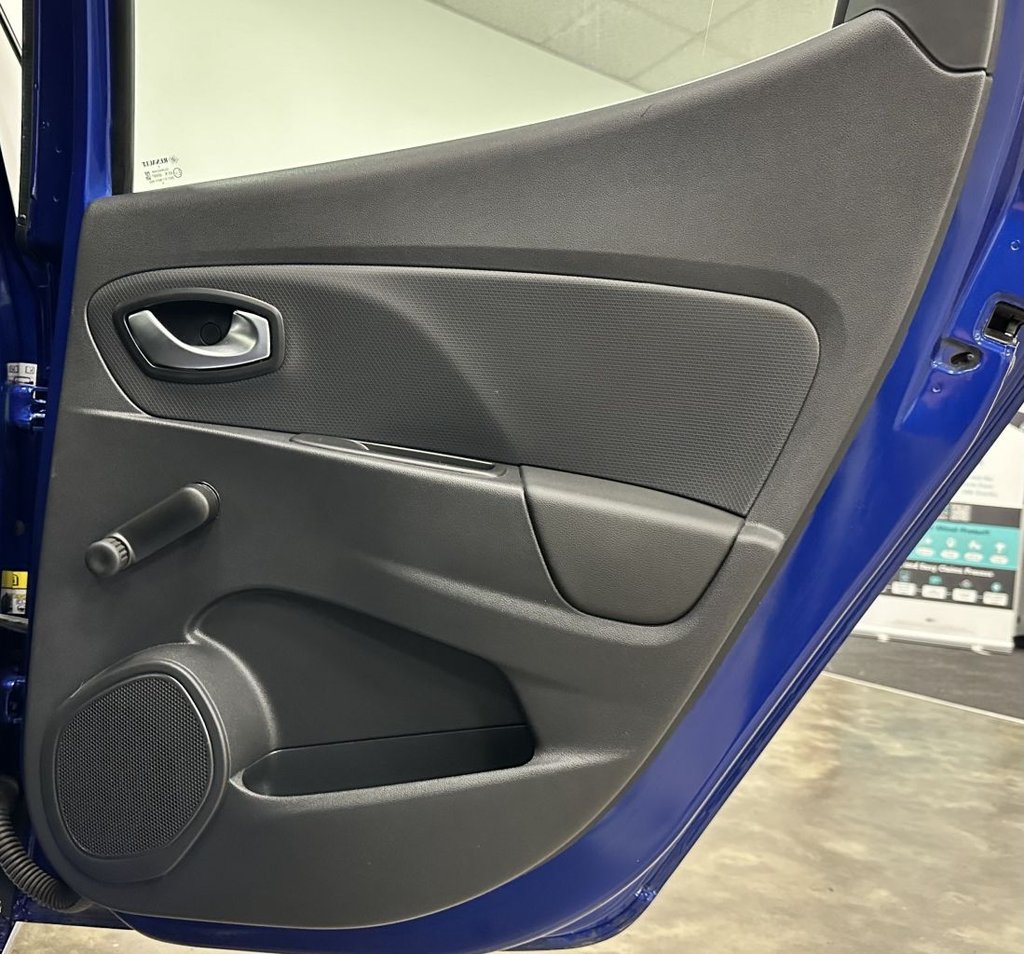 Used Renault Clio 2017 for sale - 76672272: Photo 26