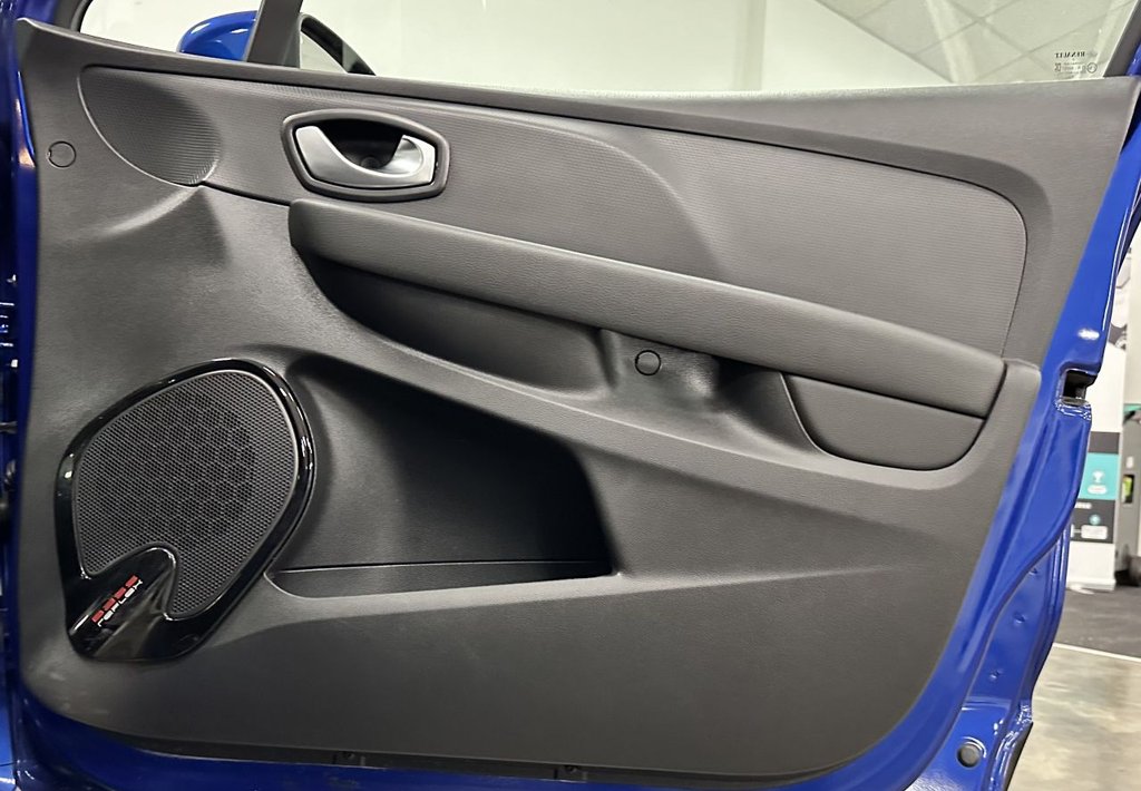 Used Renault Clio 2017 for sale - 76672272: Photo 32