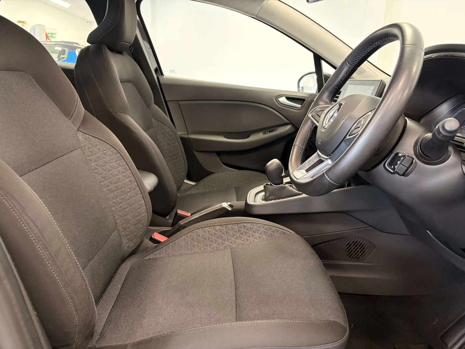 Used Renault Clio 2022 for sale - 77953420: Photo 23