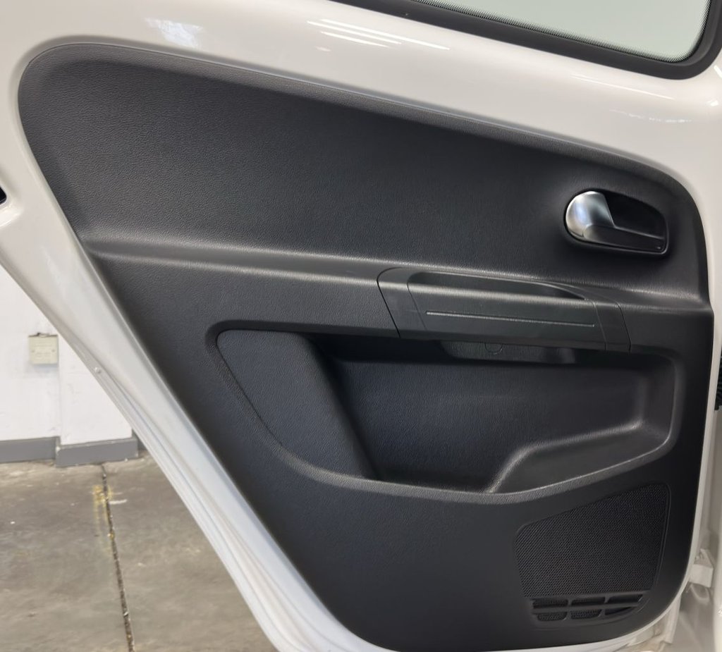 Used Volkswagen up! 2013 for sale - 76672245: Photo 17