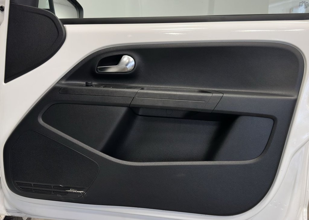 Used Volkswagen up! 2013 for sale - 76672245: Photo 32