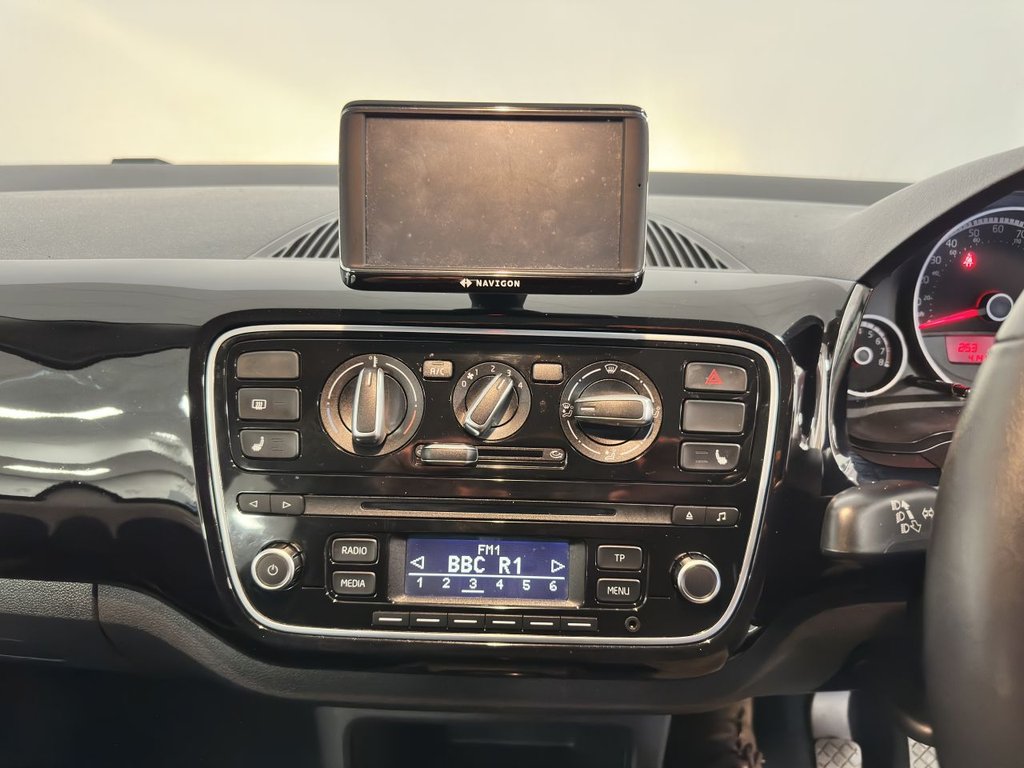 Used Volkswagen up! 2013 for sale - 76672245: Photo 37