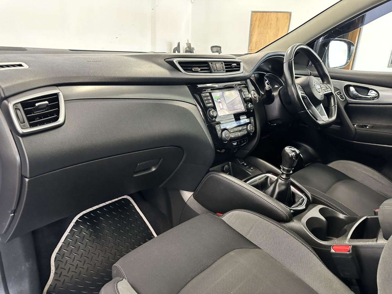 Used Nissan Qashqai 2017 for sale - 77149533: Photo 12