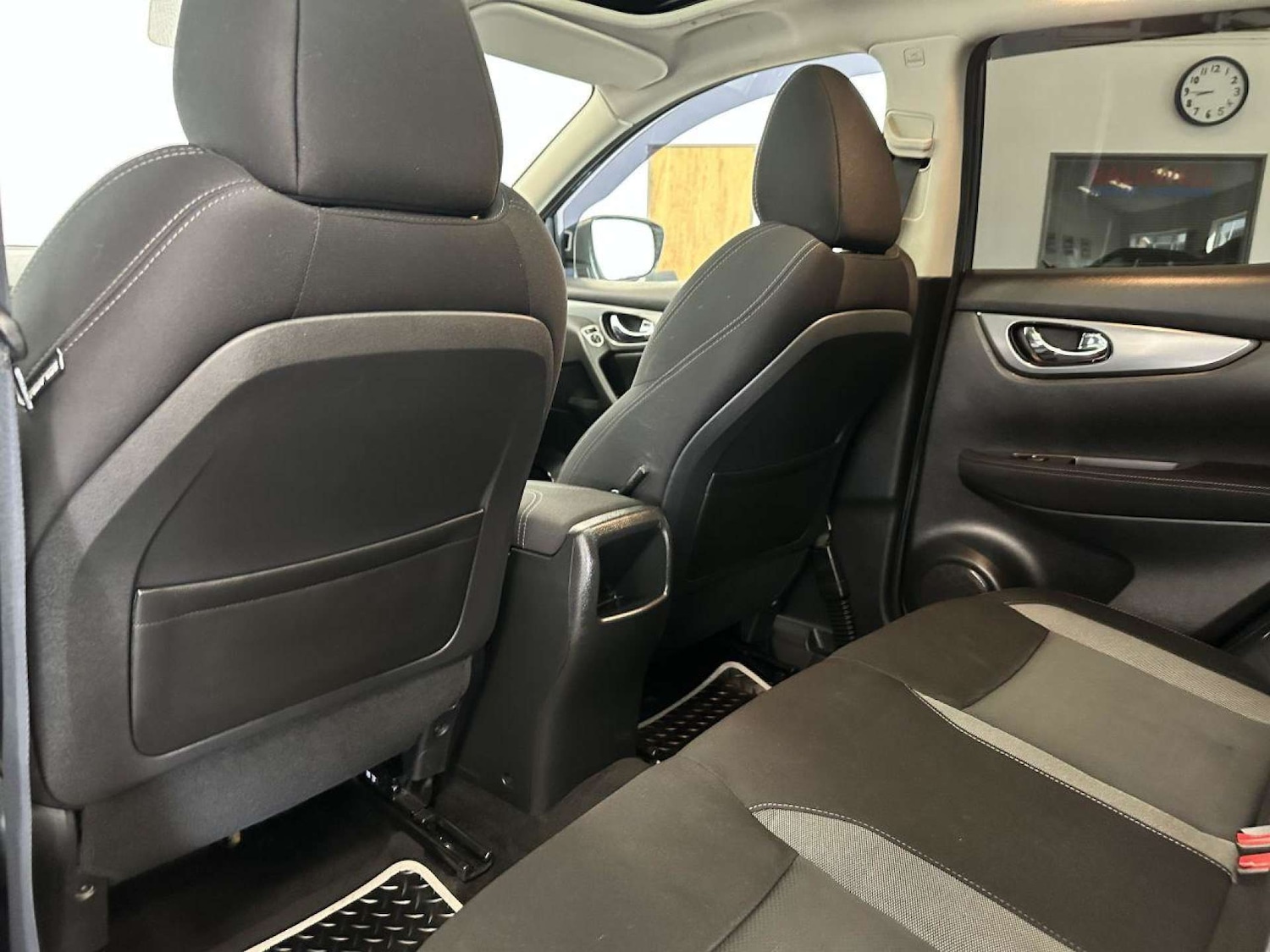 Used Nissan Qashqai 2017 for sale - 77149533: Photo 17