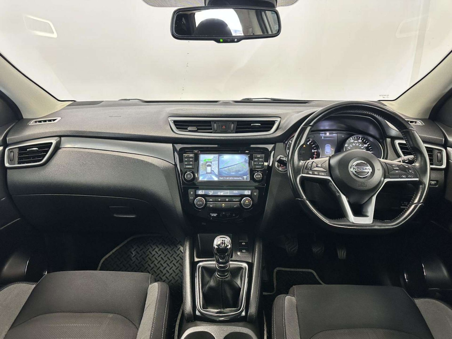 Used Nissan Qashqai 2017 for sale - 77149533: Photo 31