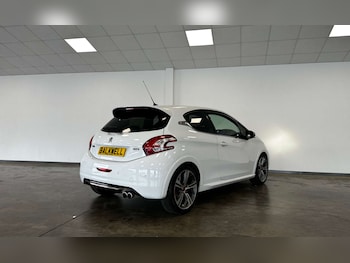 Used Peugeot 208 2014 for sale - 79529229: Photo