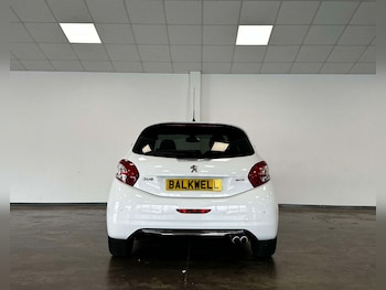 Used Peugeot 208 2014 for sale - 79529229: Photo