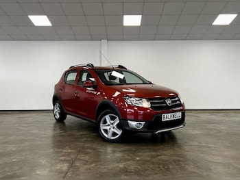 Used Dacia Sandero Stepway 2015 for sale - 76672247: Photo