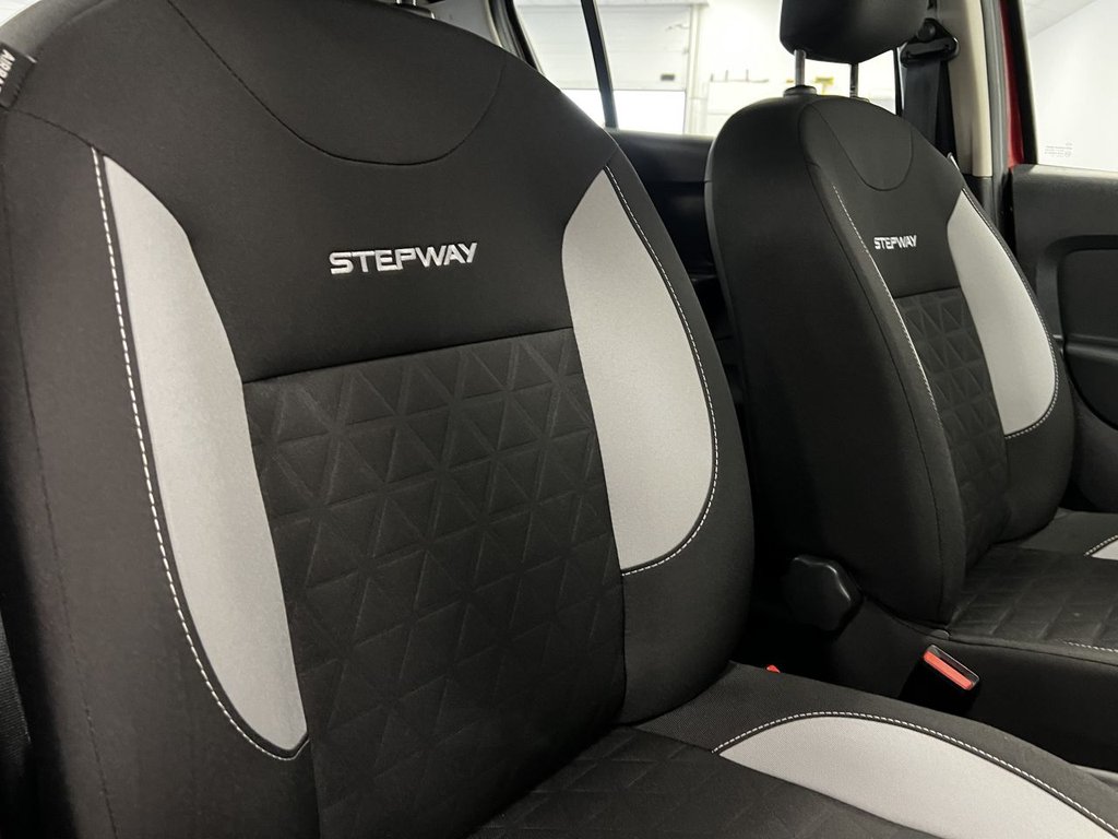 Used Dacia Sandero Stepway 2015 for sale - 76672247: Photo 28