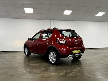 Used Dacia Sandero Stepway 2015 for sale - 76672247: Photo