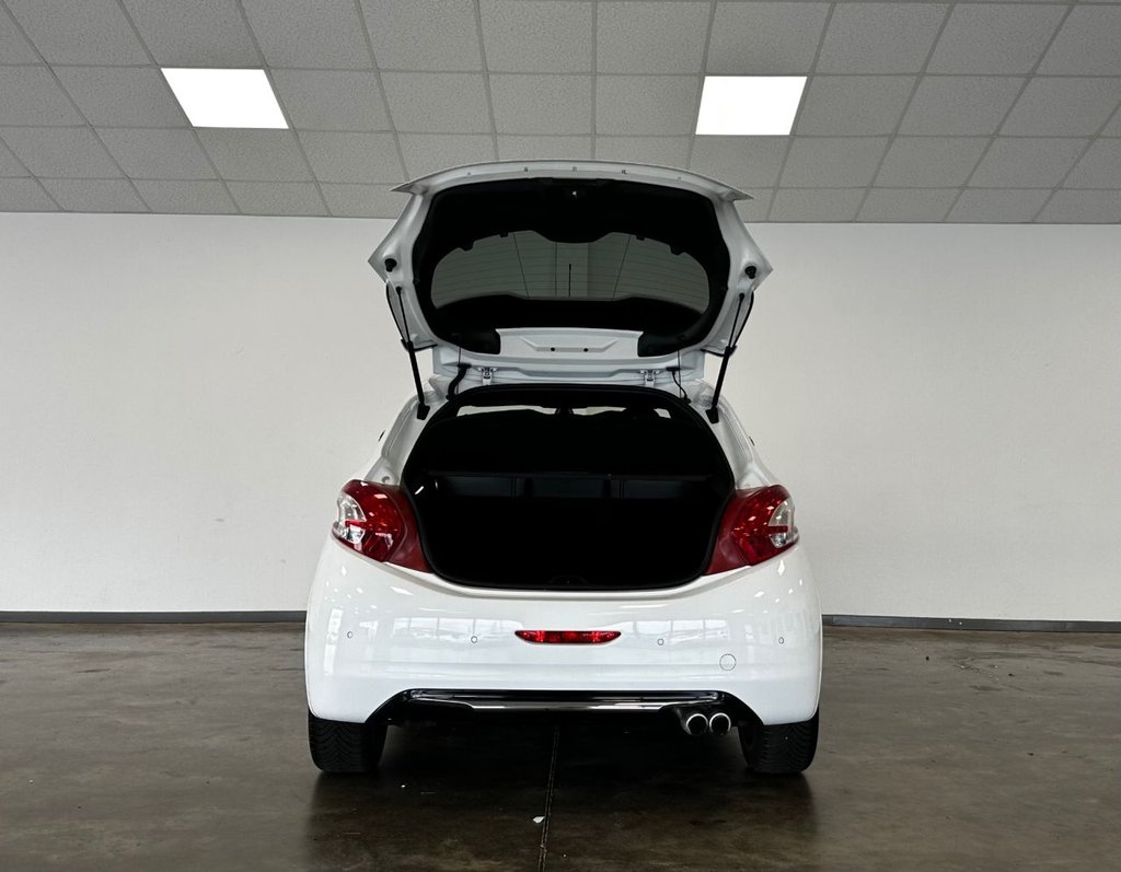 Used Peugeot 208 2014 for sale - 76672253: Photo 36