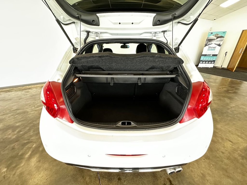 Used Peugeot 208 2014 for sale - 76672253: Photo 37