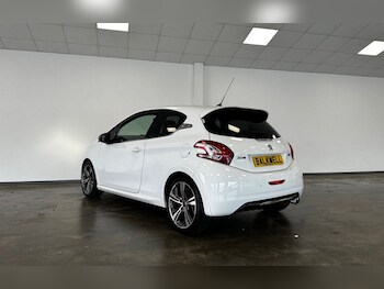 Used Peugeot 208 2014 for sale - 76672253: Photo