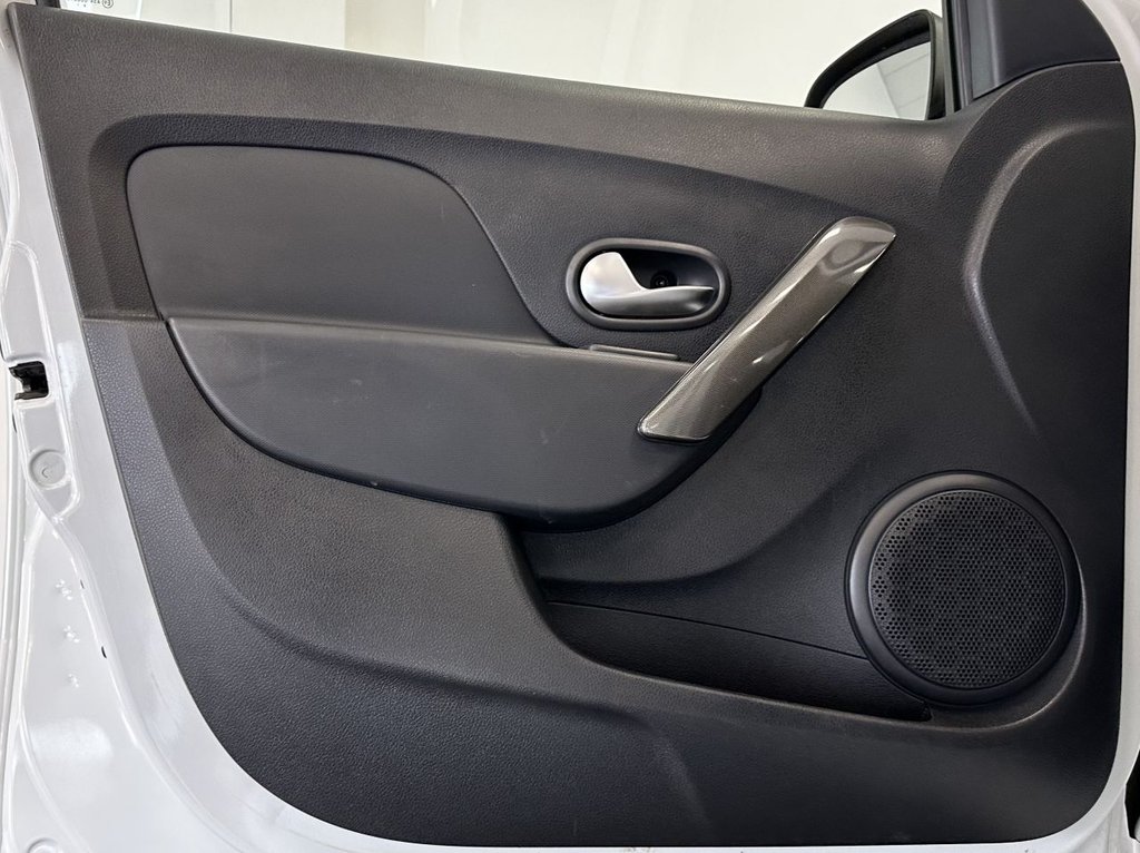 Used Dacia Sandero Stepway 2021 for sale - 76672261: Photo 12