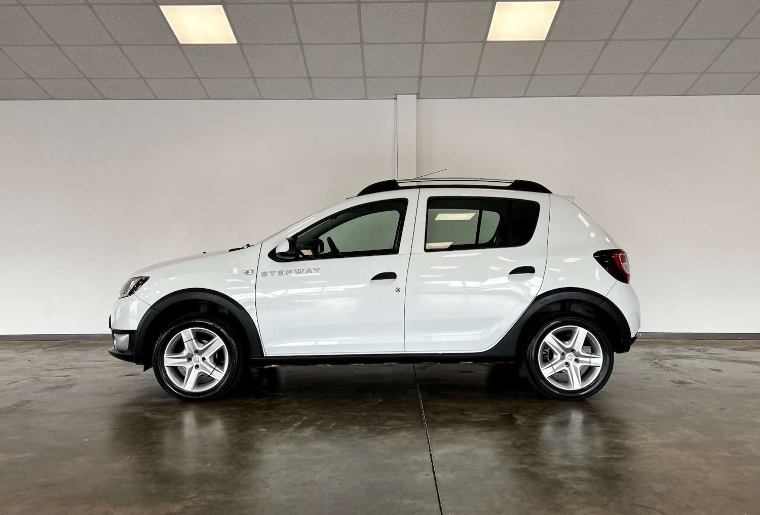Used Dacia Sandero Stepway 2021 for sale - 77149524: Photo 46