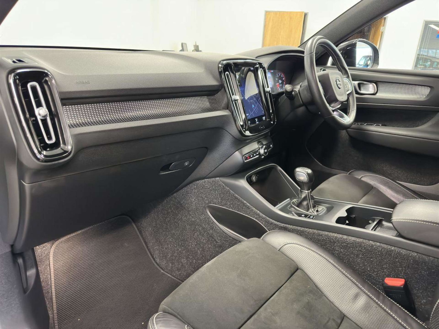 Used Volvo XC40 2021 for sale - 77149506: Photo 11