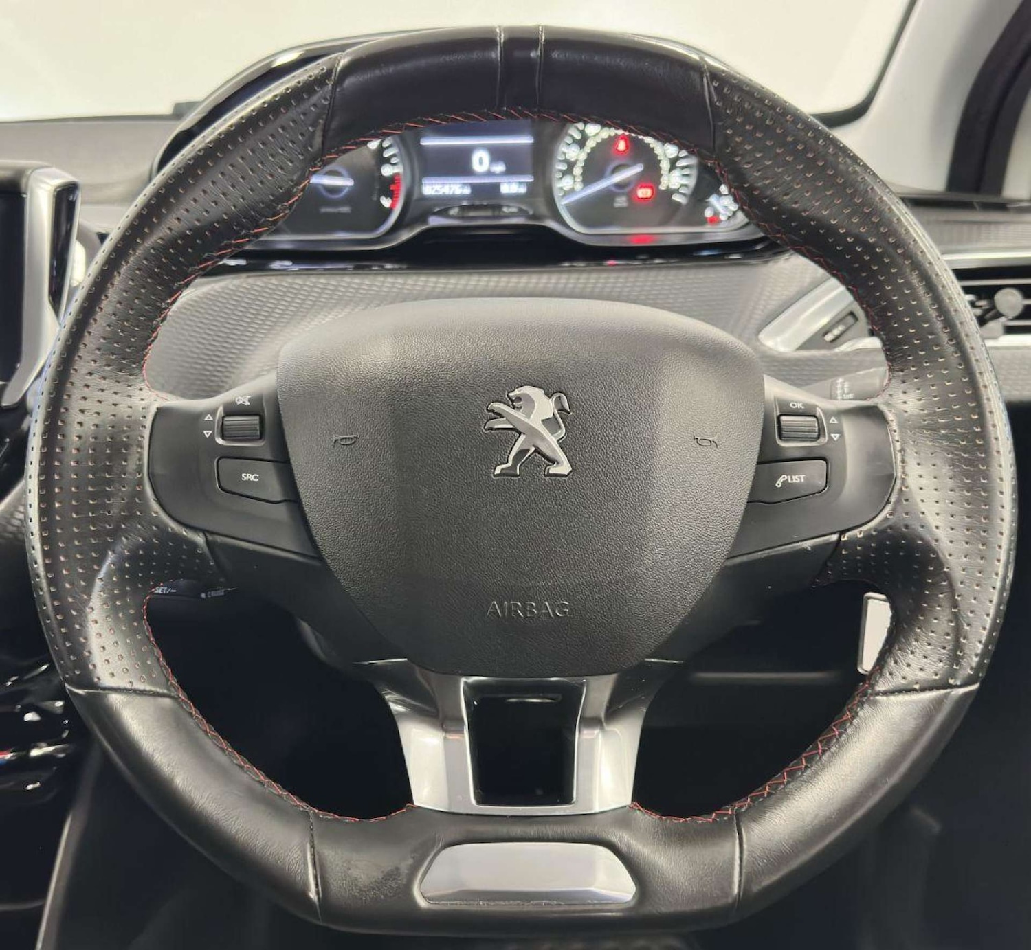 Used Peugeot 208 2019 for sale - 77149523: Photo 33