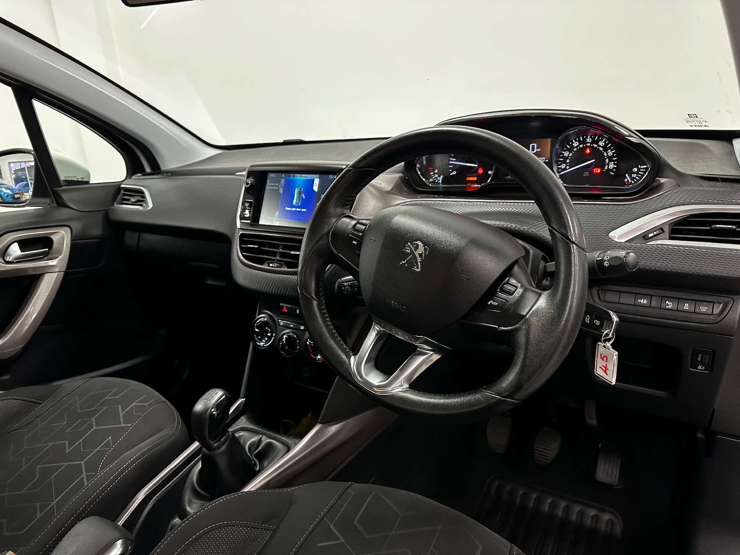 Used Peugeot 208 2019 for sale - 77149523: Photo 42