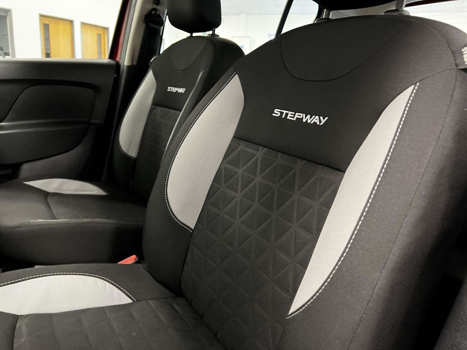 Used Dacia Sandero Stepway 2015 for sale - 77149534: Photo 15