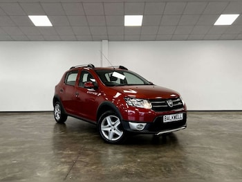 Used Dacia Sandero Stepway 2015 for sale - 77149534: Photo