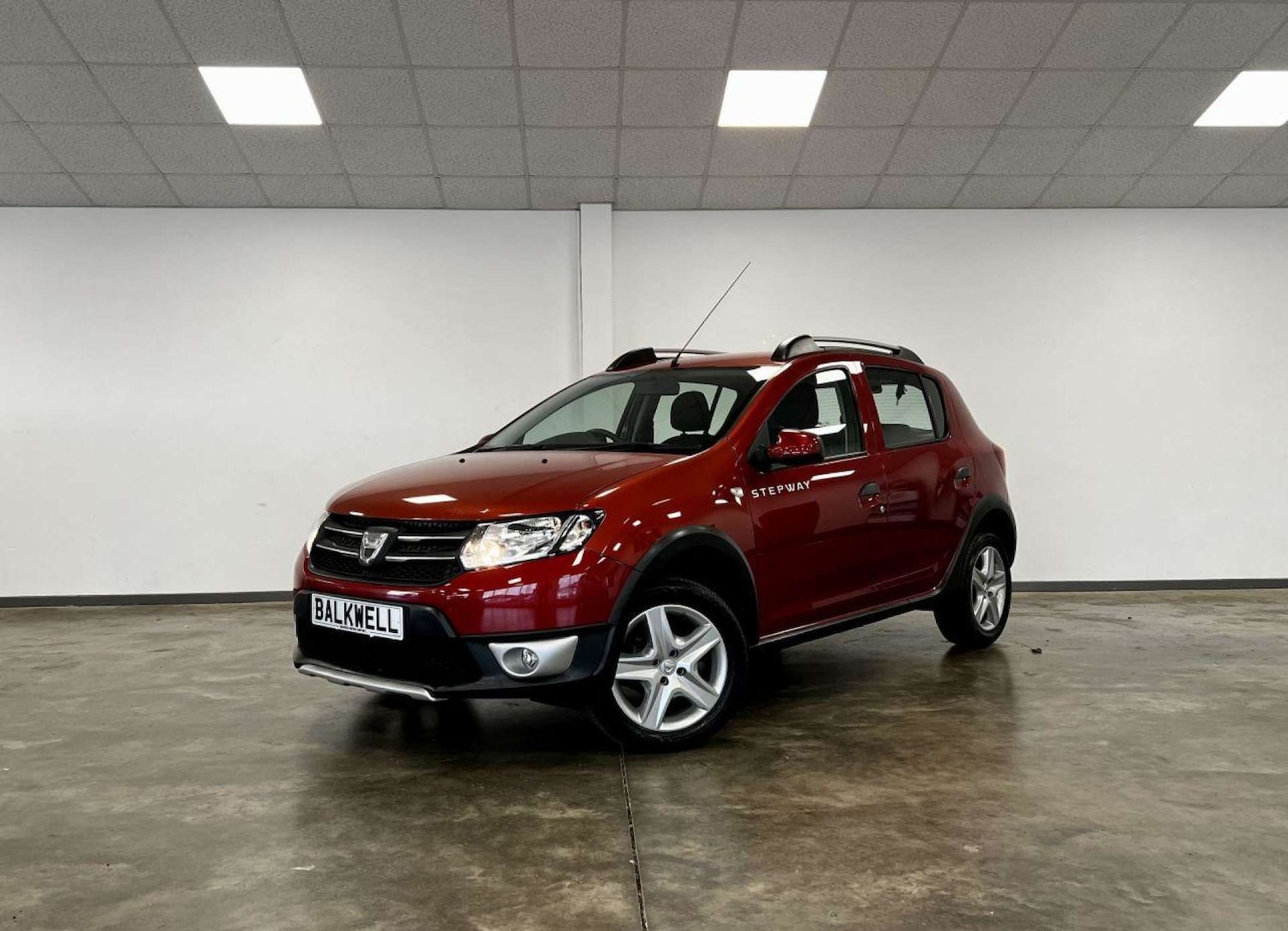 Used Dacia Sandero Stepway 2015 for sale - 77149534: Photo 2