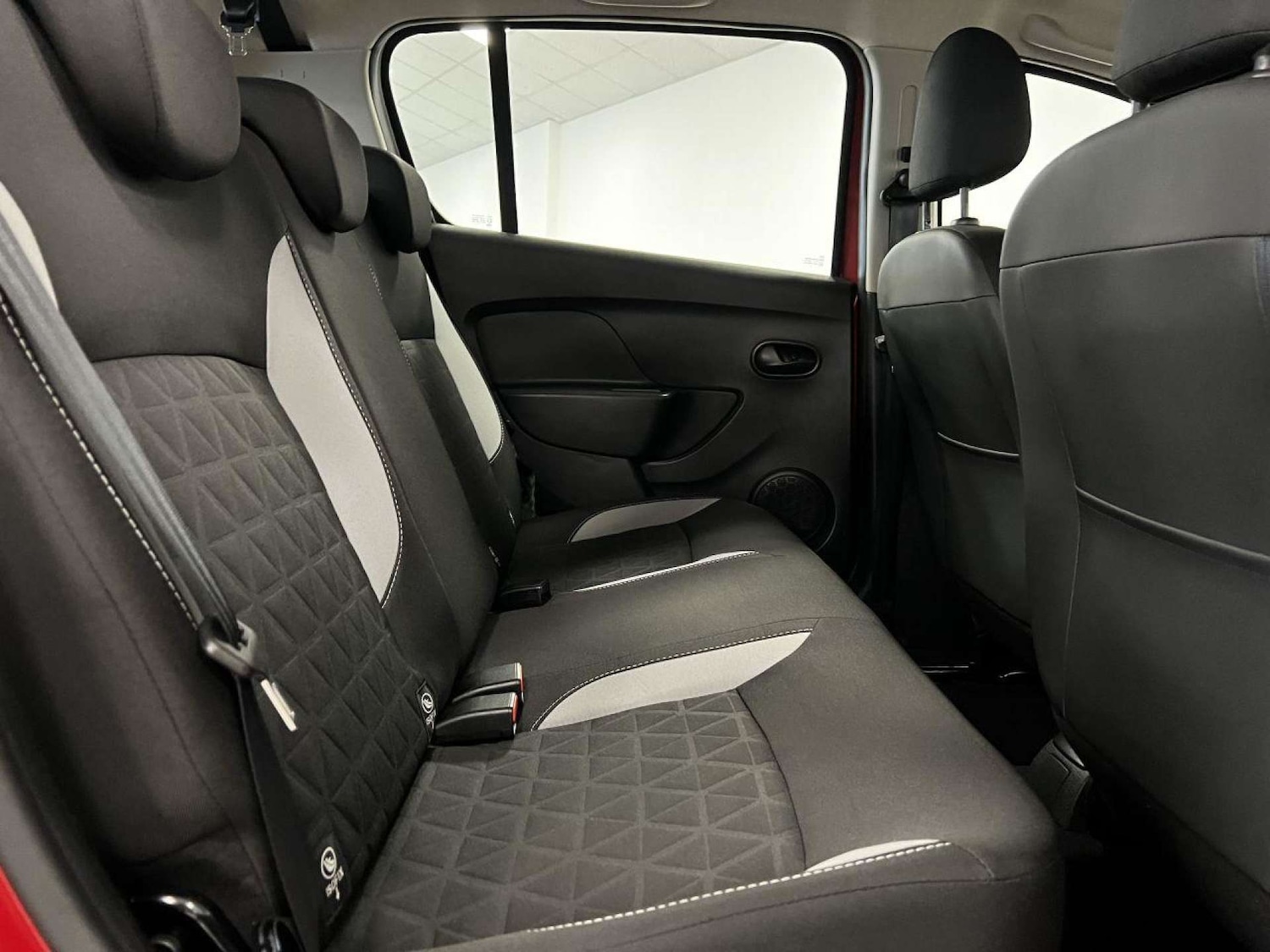 Used Dacia Sandero Stepway 2015 for sale - 77149534: Photo 24