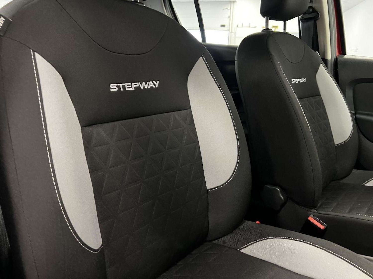 Used Dacia Sandero Stepway 2015 for sale - 77149534: Photo 27