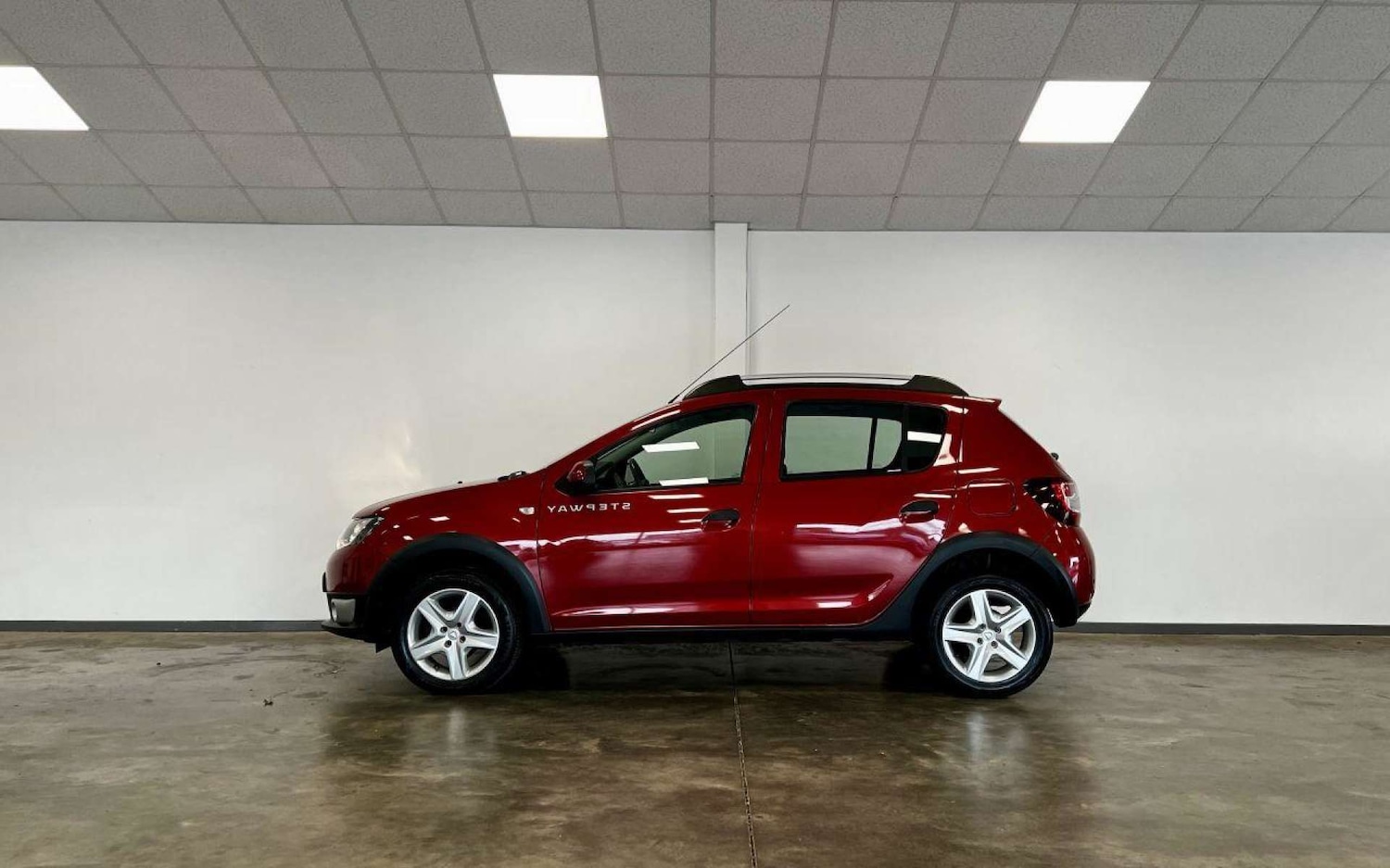 Used Dacia Sandero Stepway 2015 for sale - 77149534: Photo 3