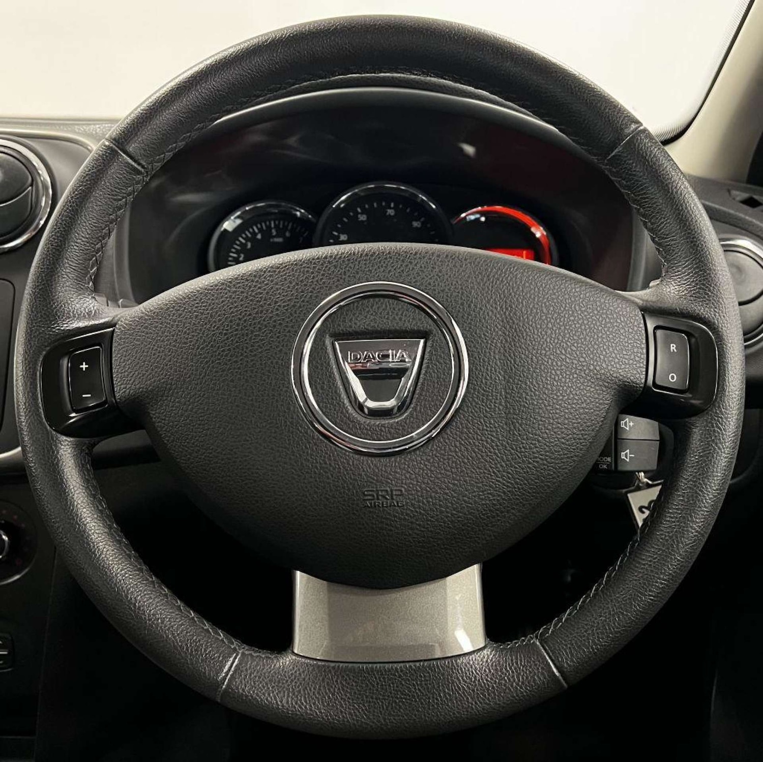 Used Dacia Sandero Stepway 2015 for sale - 77149534: Photo 34