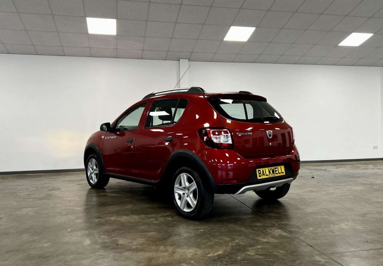 Used Dacia Sandero Stepway 2015 for sale - 77149534: Photo 4