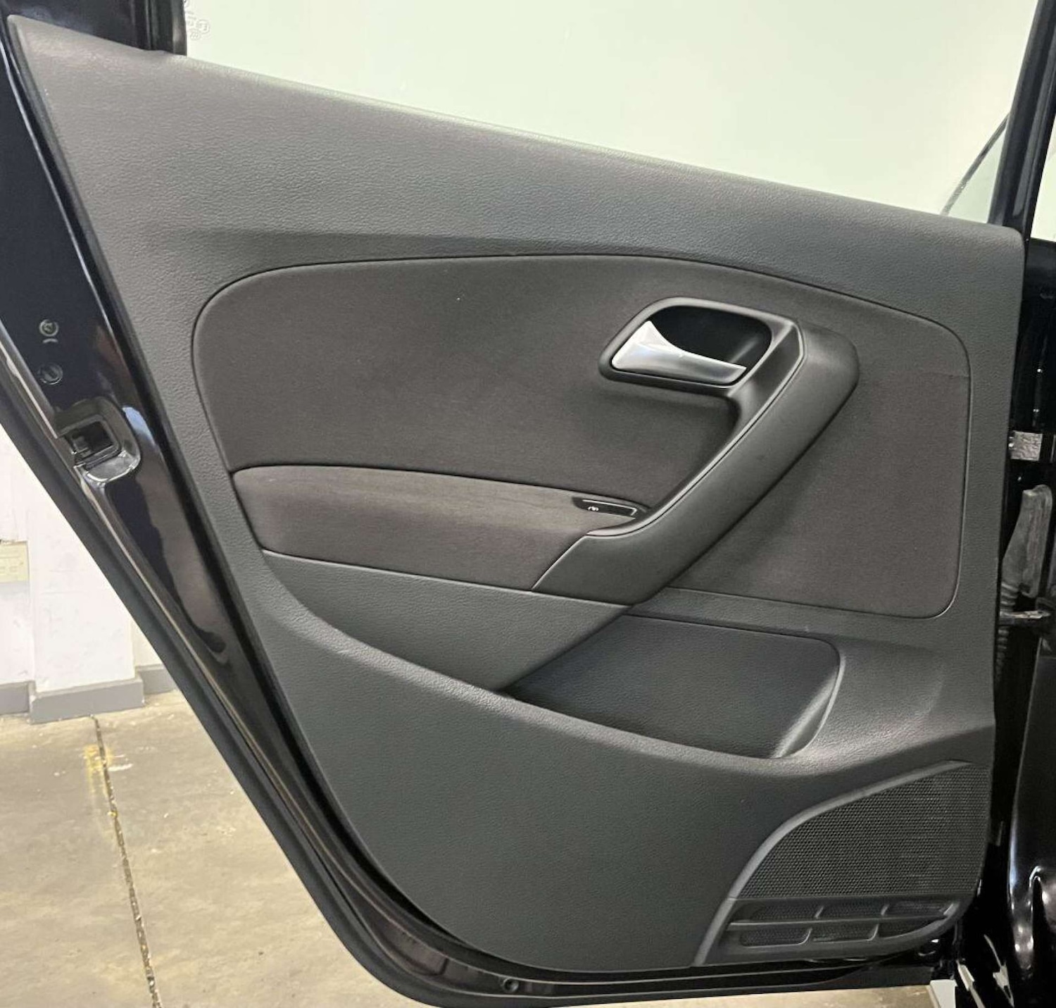 Used Volkswagen Polo 2010 for sale - 77149507: Photo 16