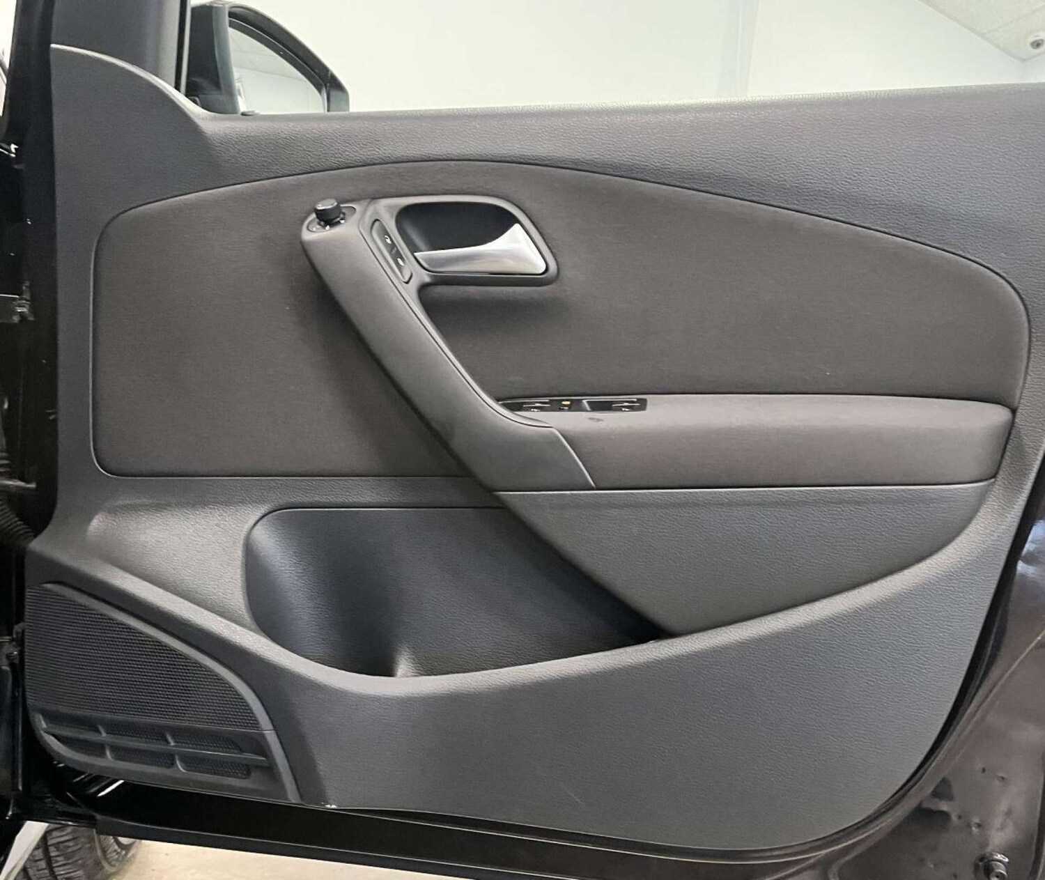 Used Volkswagen Polo 2010 for sale - 77149507: Photo 33