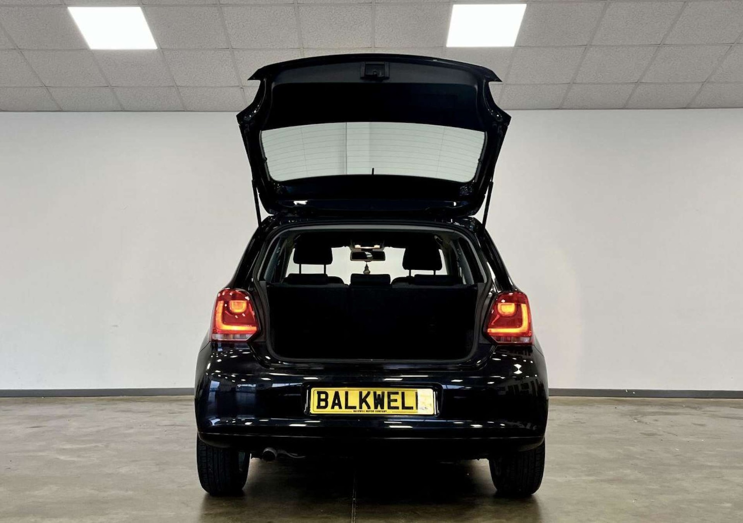 Used Volkswagen Polo 2010 for sale - 77149507: Photo 36