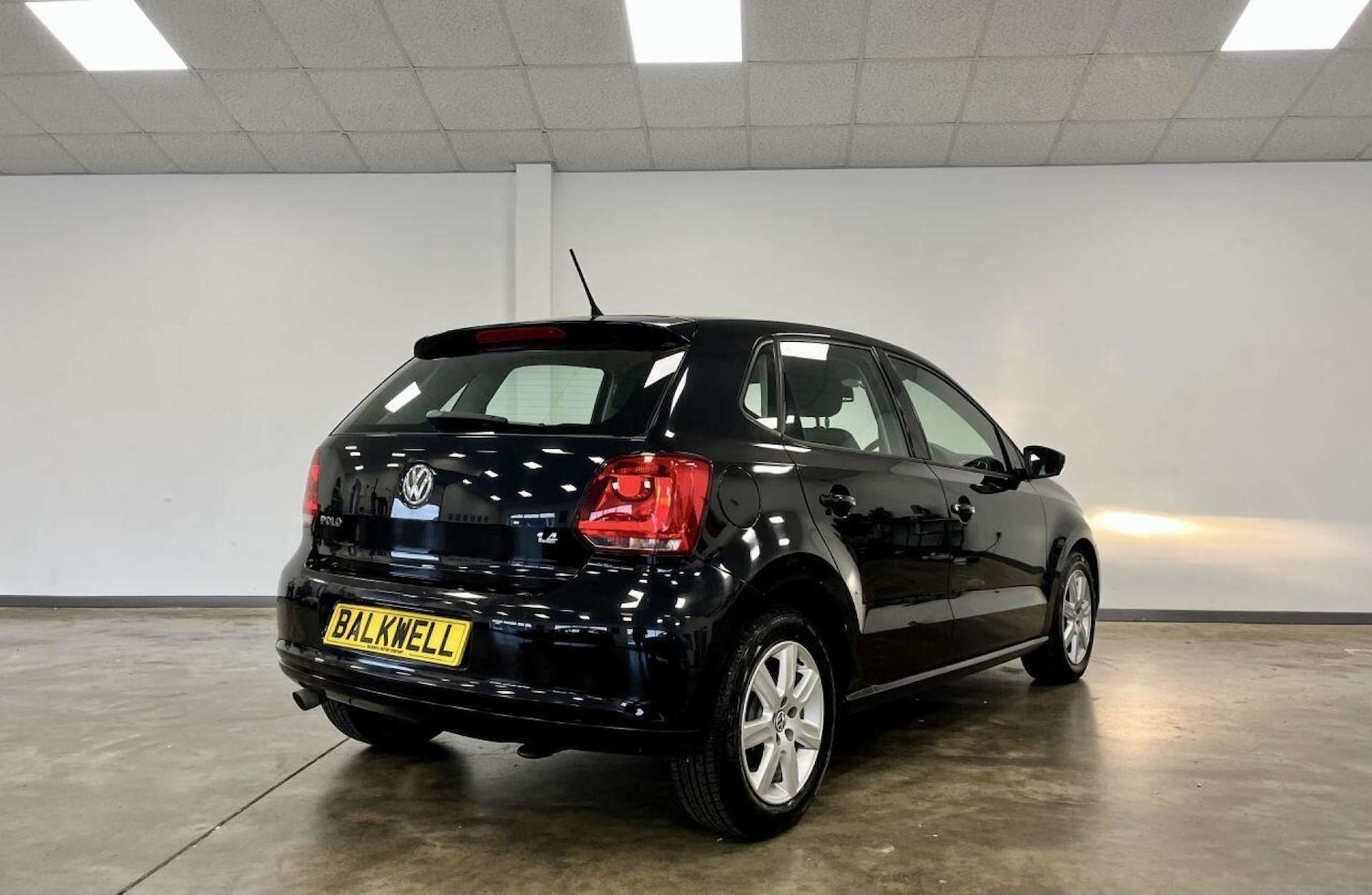 Used Volkswagen Polo 2010 for sale - 77149507: Photo 6