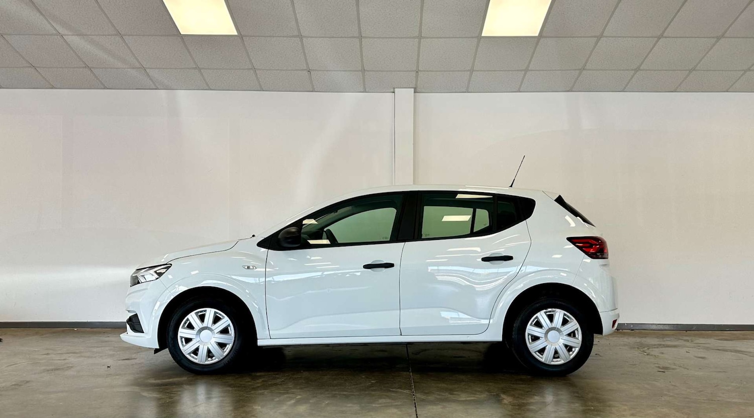Used Dacia Sandero 2022 for sale - 77149522: Photo 2