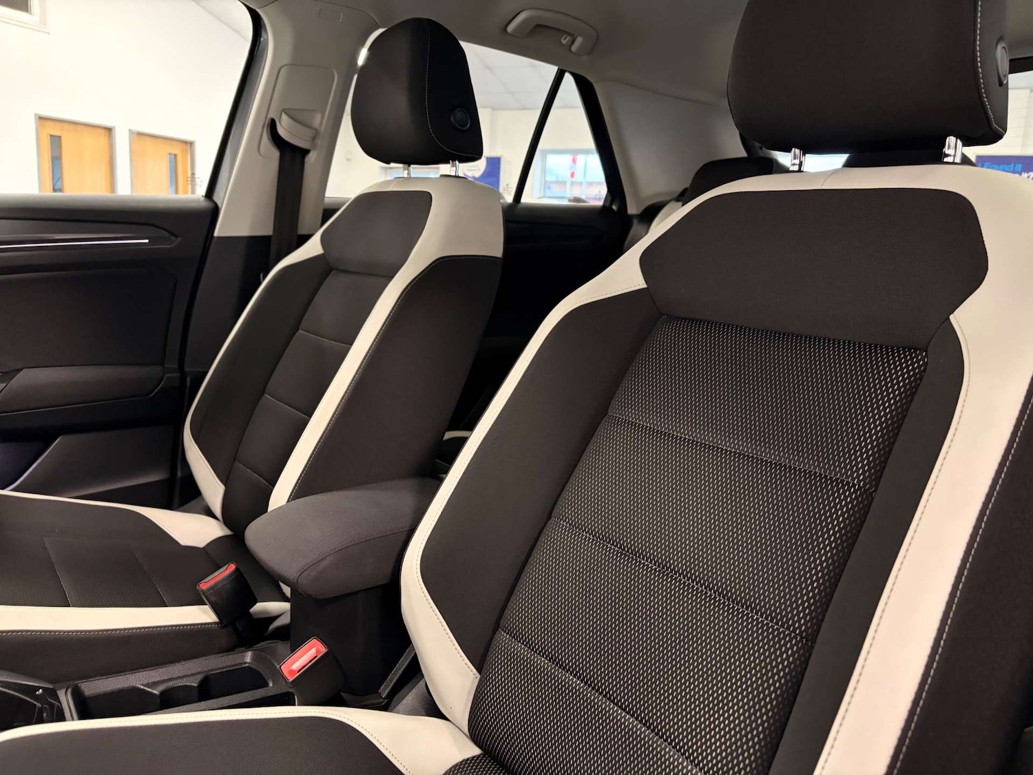 Used Volkswagen T-Roc 2021 for sale - 77149520: Photo 15