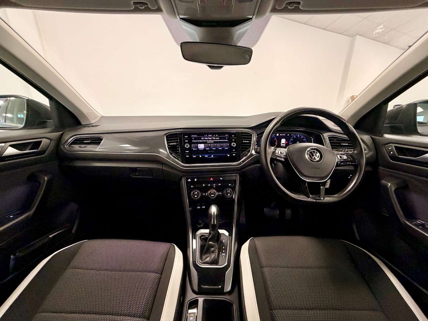 Used Volkswagen T-Roc 2021 for sale - 77149520: Photo 21