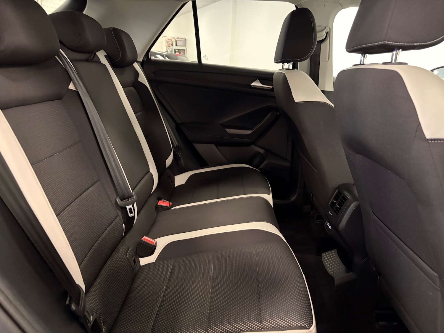 Used Volkswagen T-Roc 2021 for sale - 77149520: Photo 23