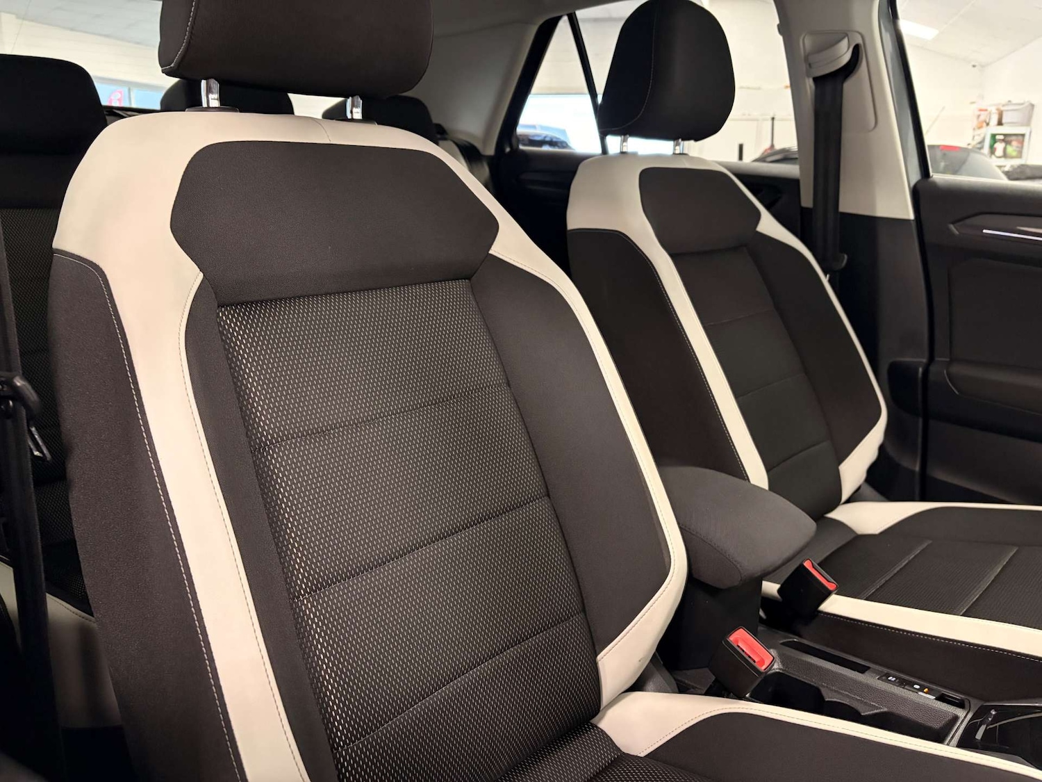 Used Volkswagen T-Roc 2021 for sale - 77149520: Photo 27